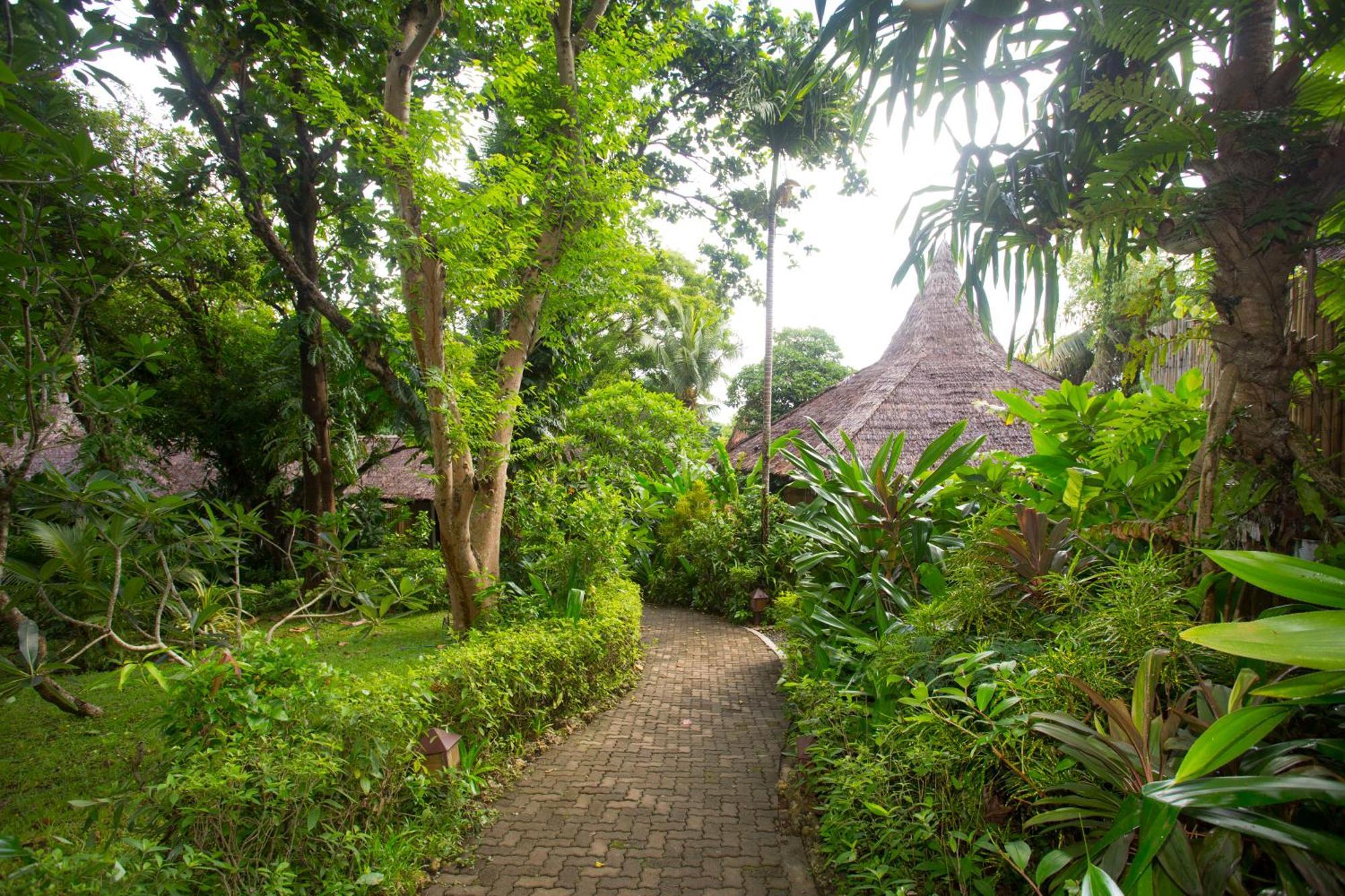 Mandala Spa & Resort Villas Manoc-Manoc Buitenkant foto