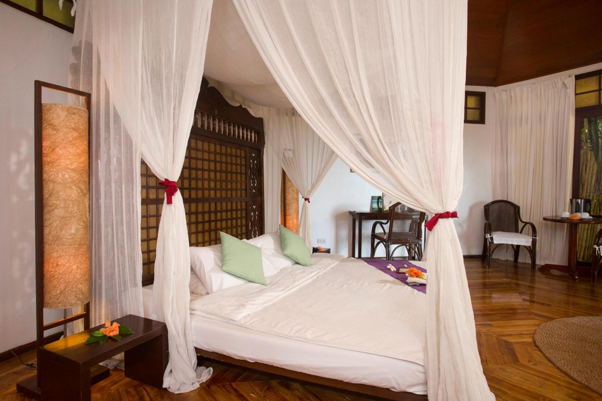 Mandala Spa & Resort Villas Manoc-Manoc Buitenkant foto