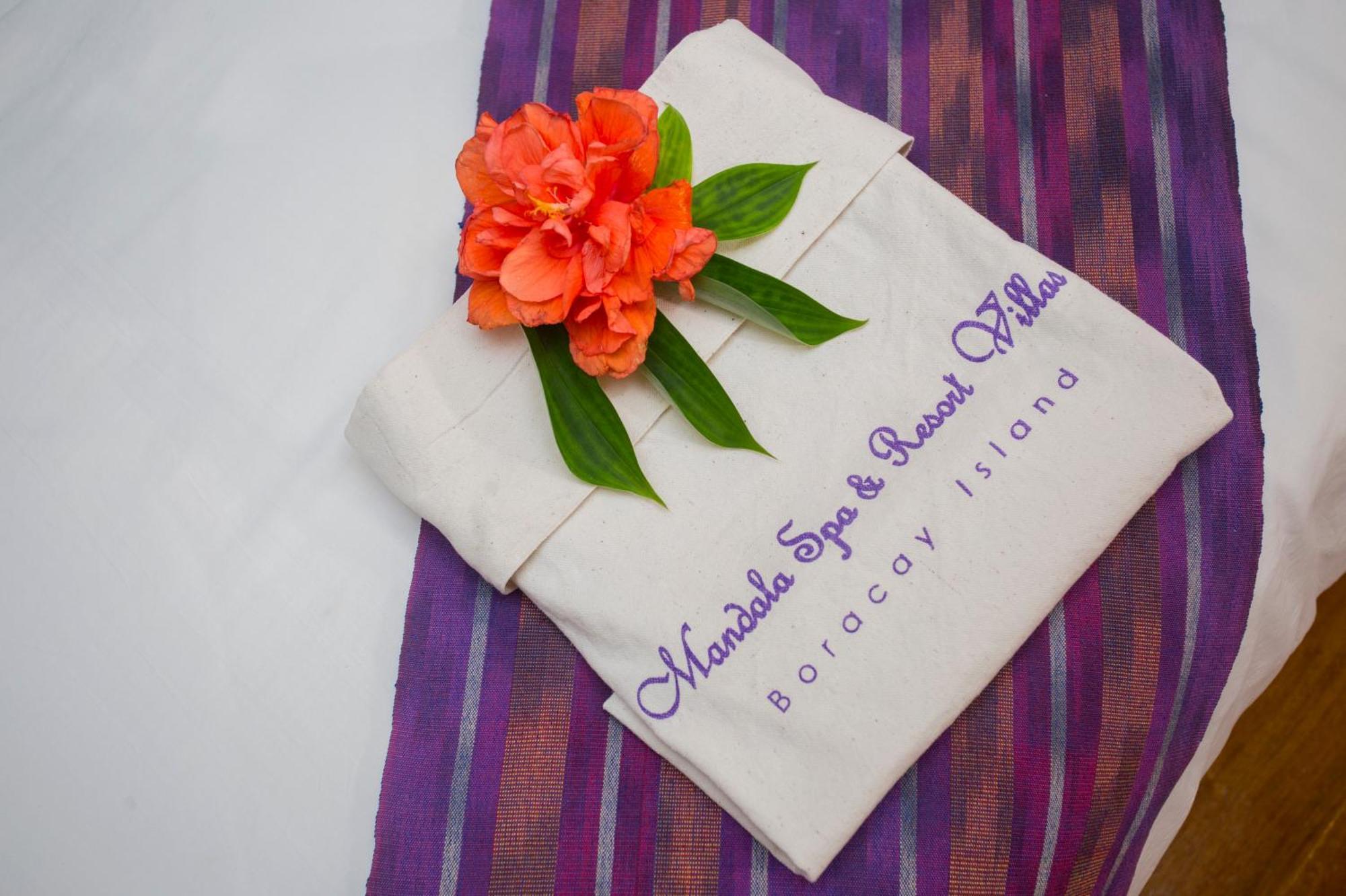 Mandala Spa & Resort Villas Manoc-Manoc Buitenkant foto