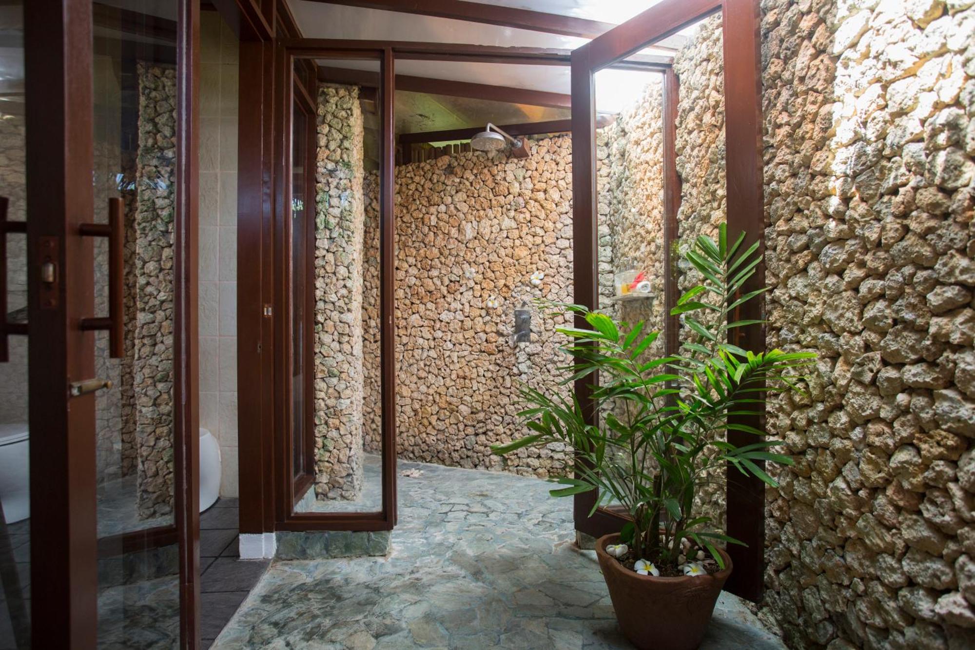 Mandala Spa & Resort Villas Manoc-Manoc Buitenkant foto
