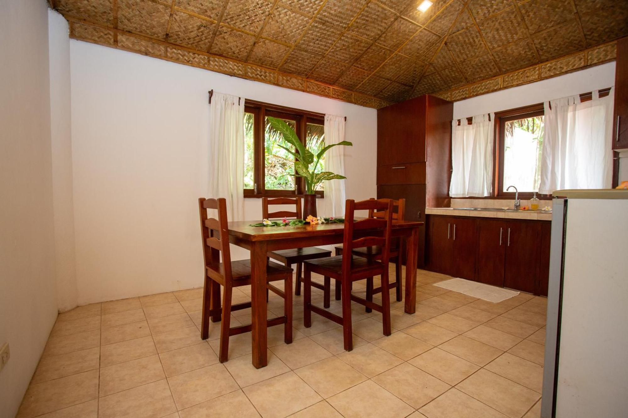 Mandala Spa & Resort Villas Manoc-Manoc Buitenkant foto