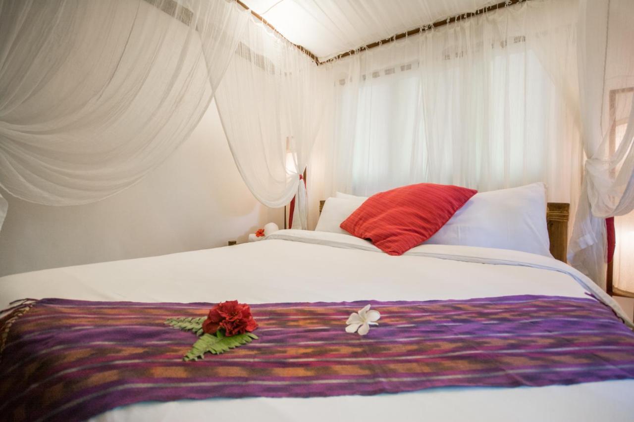 Mandala Spa & Resort Villas Manoc-Manoc Buitenkant foto